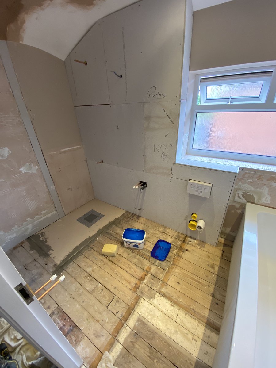 gtaylortiling's tweet photo. 💥 boom another transformation 2nd fix on the way 😊👍 @tilemasteradhes @Rubi_UK_IRE @SigmaUK1 @mirashowers @Dural_UK https://t.co/ZakhFCkJIY