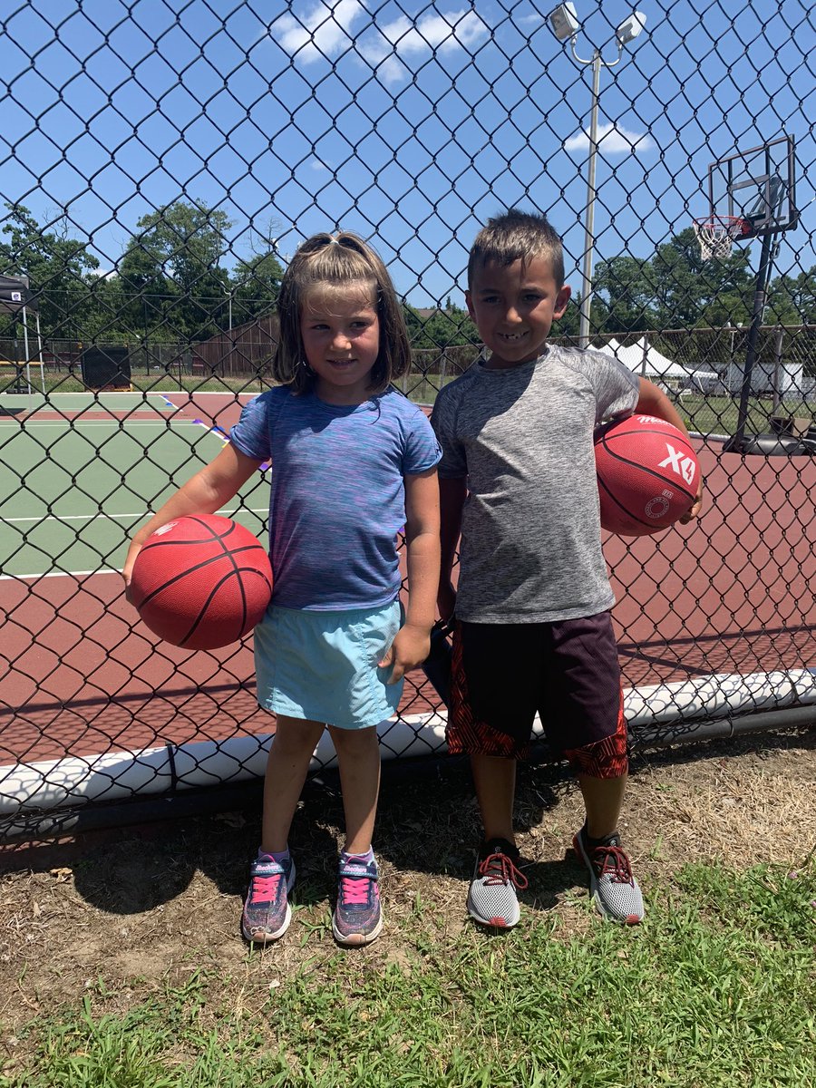 My girls finished up another awesome week of Southern sports camps! 🖤🥍🏀💛Thank you!!! <a href="/SRGirlsLax/">Coach Johnson</a>