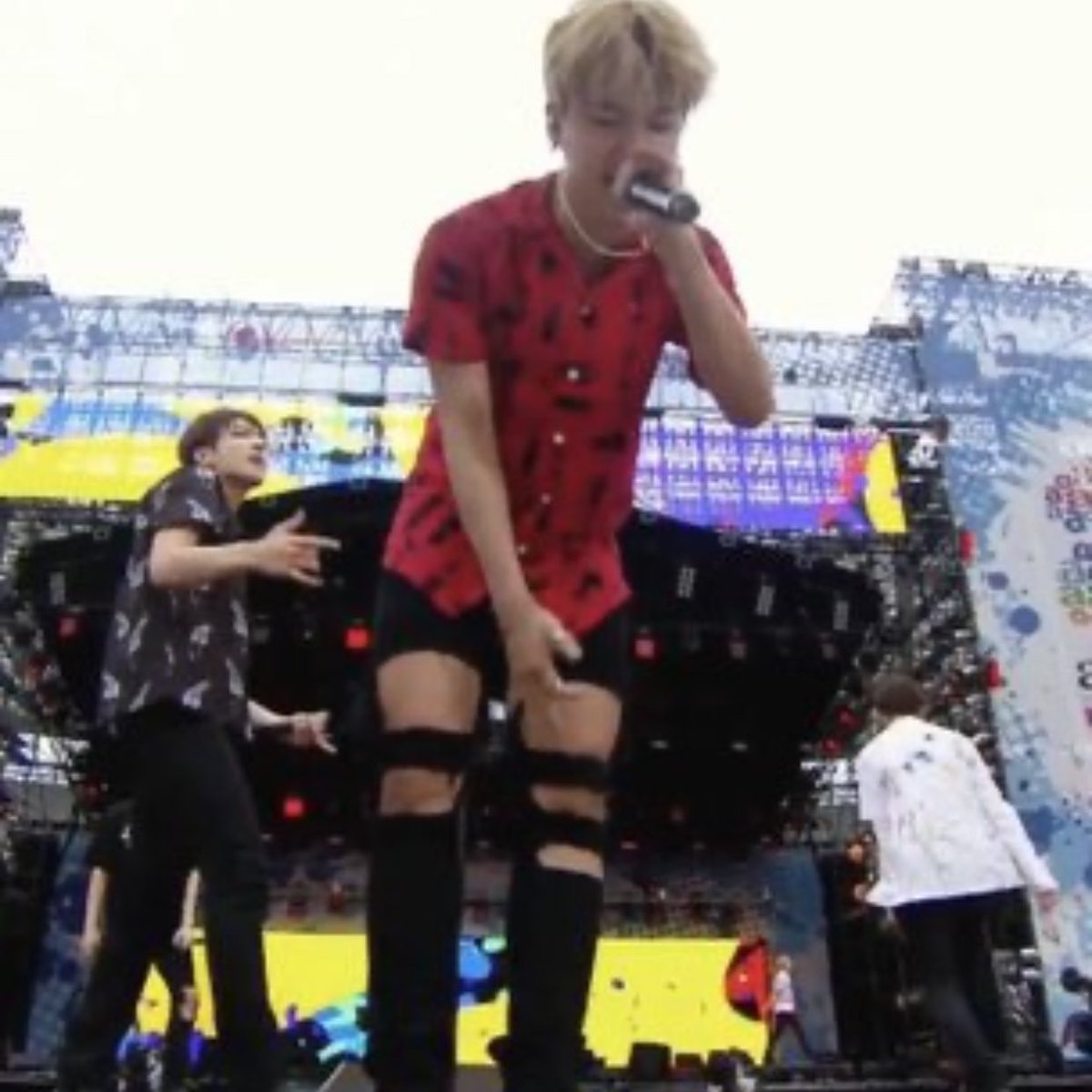 jimin in ripped jeans ; a thread