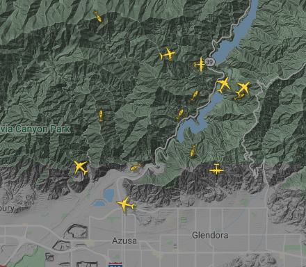 QuackedOnPadres's tweet photo. Can you say crowded airspace? Jeez! #damfire #socalfirewatch #Azusa #wildfire #BrushFire #airattack #California https://t.co/rvHfHG63AW