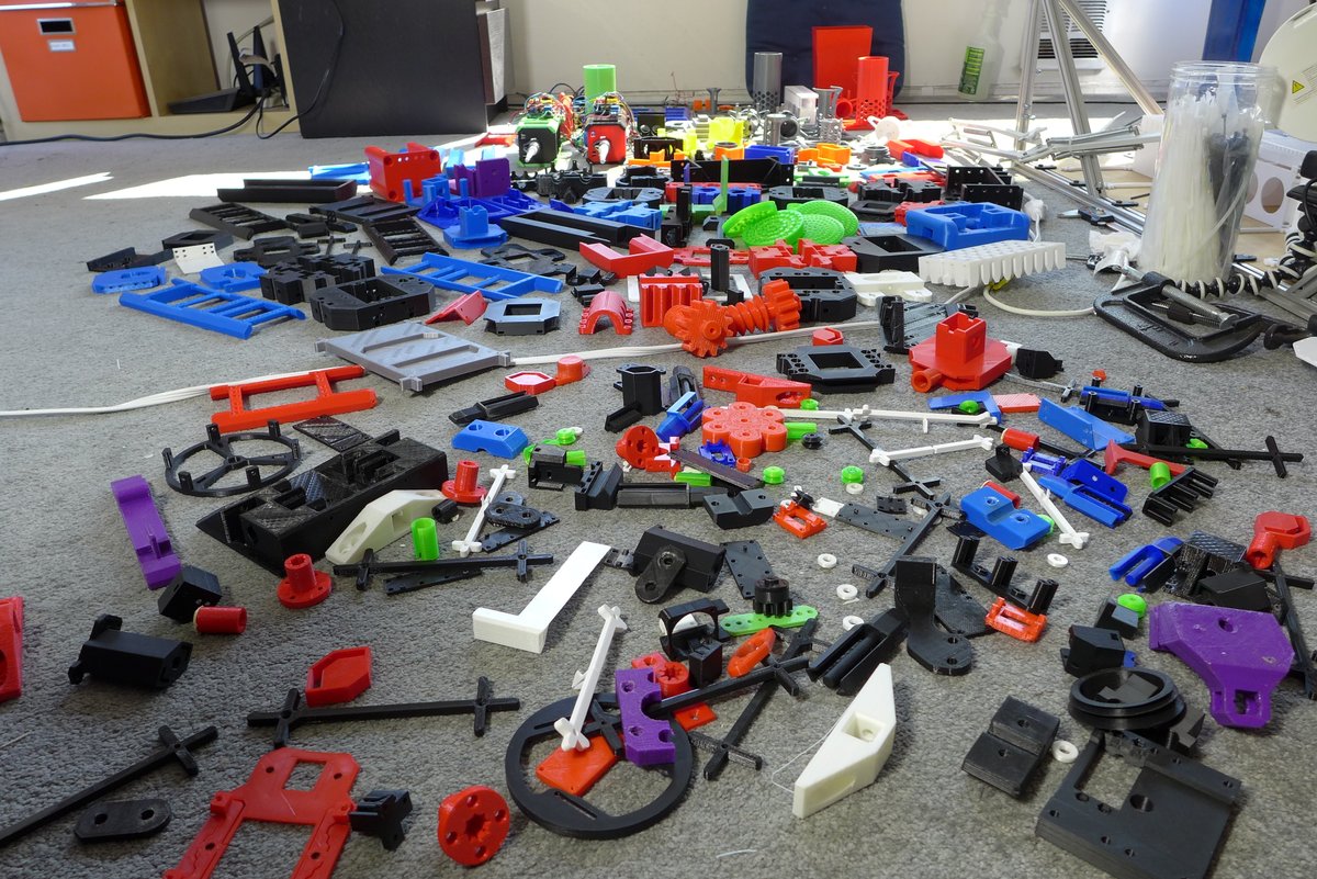 CartesianRobot1's tweet image. Those are some parts that I made while building 4 iterations of Arnie robot during 2.5 years.