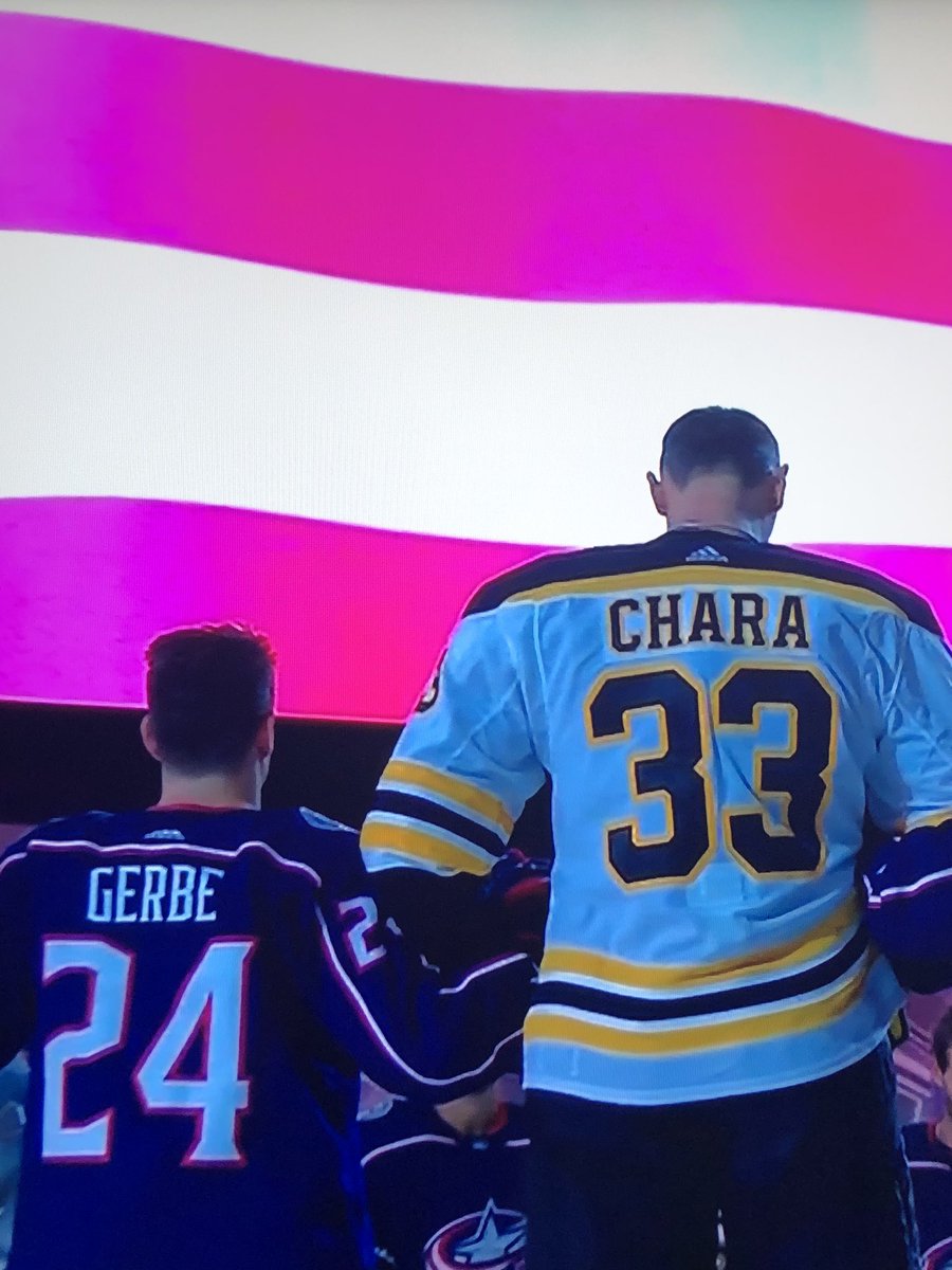 AndiPetrillo's tweet photo. Don’t even try to tell me this wasn’t done on purpose. https://t.co/d701BnuDMI