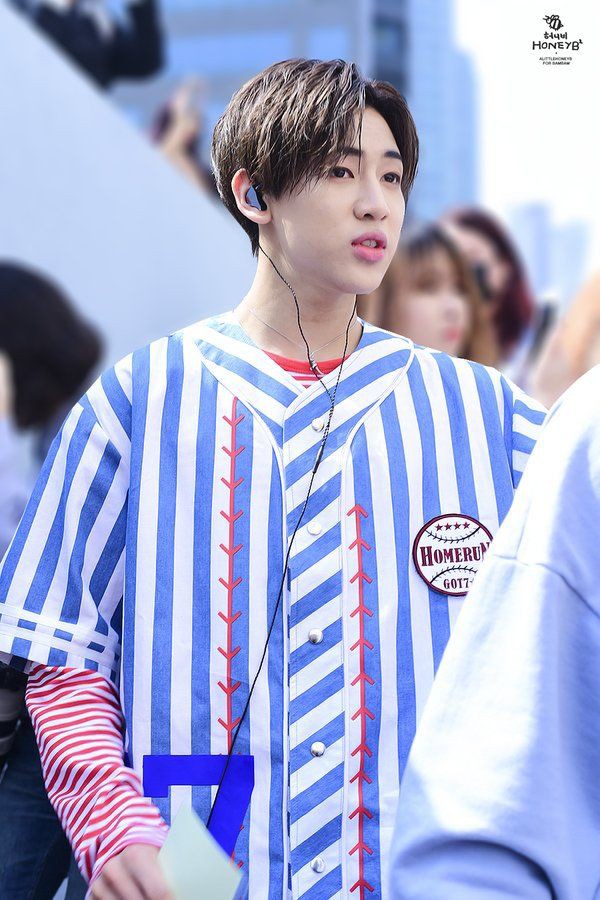 Pluto49264173's tweet photo. ประเดิมด้วยฟ้าสดใส 💙

#แบมแบมโทนสีฟ้า #BamBam 
#แบมแบม @BamBam1A https://t.co/z8HBSRRc0z