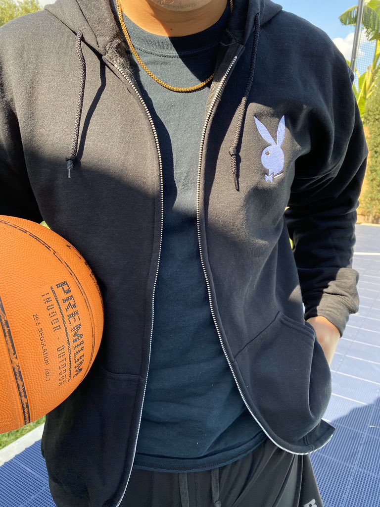 customsbyali's tweet photo. playboy 🤍 https://t.co/7pXGXzEkdI