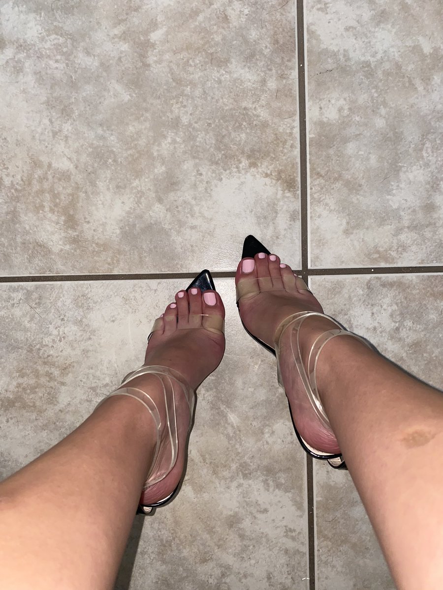 cass_anne__'s tweet photo. #footpicbuyer #buyingfeetpics #buyingfootpics #realbuyer #buyer #payforfootpics #footporn #cutefeet #pink #sellingfeetpics #sellingfeet #footpics #feetpics @FeetRT_Slave @rt_treat @rt_feet @NoelsFeet @FootFetishPM @FootParadiseRT https://t.co/Qh6k16h09J