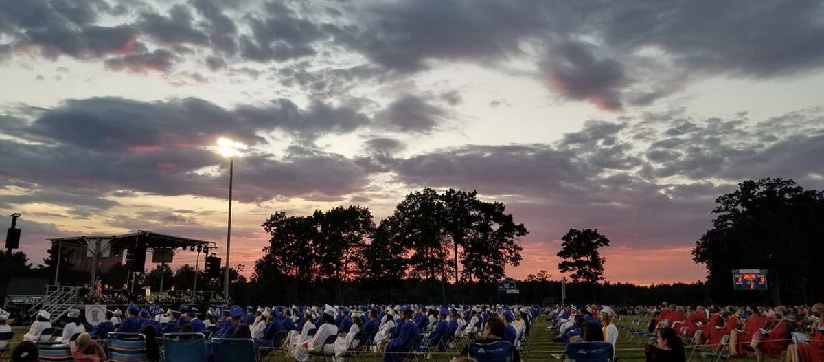 ksullivanH4's tweet photo. Last night at this time our seniors were celebrating on our campus with the town of Londonderry, their families, staff, admin and their peers...Tonight they are officially LHS Alumni 💫. https://t.co/cmdNYRYpR1