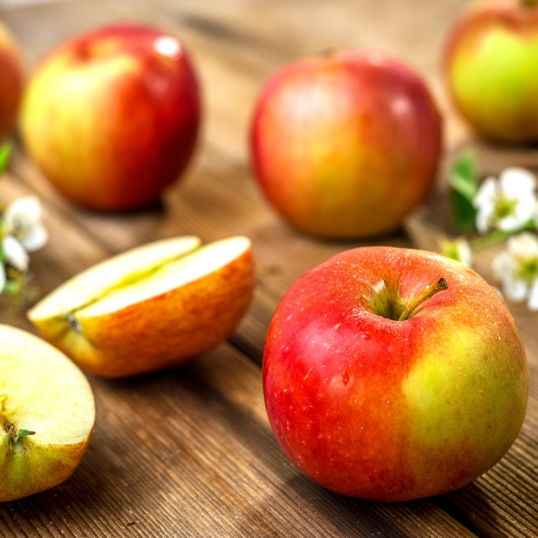 FarmtoNeighbor's tweet photo. You know how the saying goes!  "An apple a day will keep that frown away." lol  Well something like that. 
.
.
.
#Farmtoneighborhoods
#Fruits
#Apples
#Houston https://t.co/J8GszZCU96