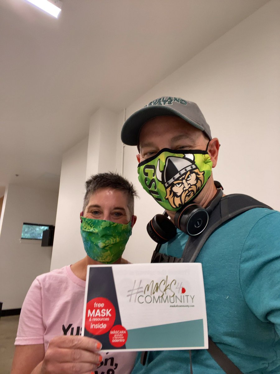 .@bmsjr and I just finished our shift @3rdSpaceCLE for #masks4Community. With the help of new friends we completed 500 kits and saw 1,000 kits go out the door to local orgs. Thanks for the oppty @ShanelleLSmith! Great to see you and help out with this terrific  program! 😊