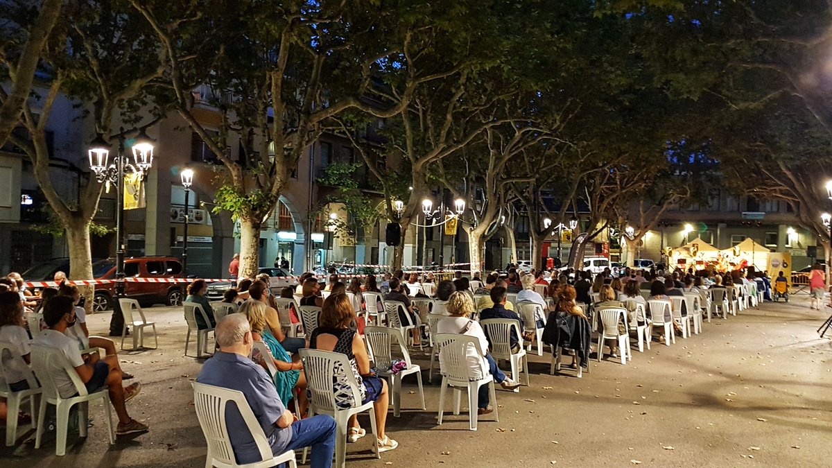 AleixSerraUro's tweet photo. 5 concerts en 5 espais de #Berga al llarg d'aquest juliol estrany han demostrat que no calia ni convenia renunciar a la música en directe. Impecable organització de @s_sarasi i @roservl i gran resposta de la gent. Llarga vida al #SonaB!
📷 de @AjuntamentBerga https://t.co/BclmYwfyEe