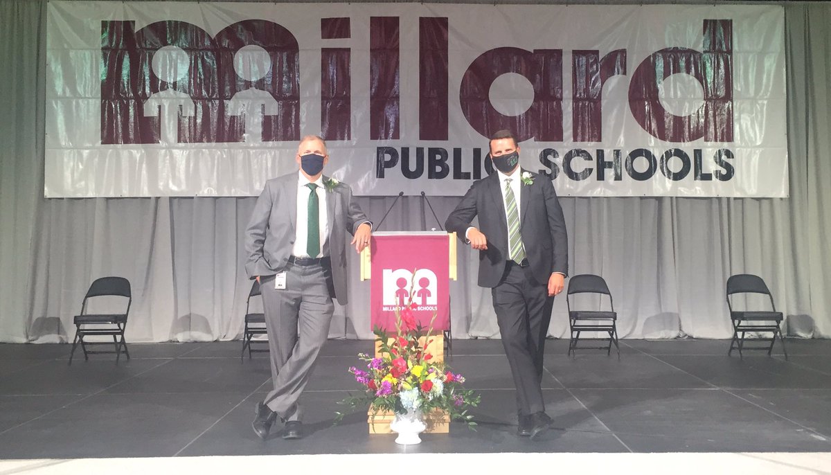 MillardPS's tweet photo. We see you Millard West Graduates! @MWHSWildcats #MillardGrad2020 https://t.co/wYjIBslNzc