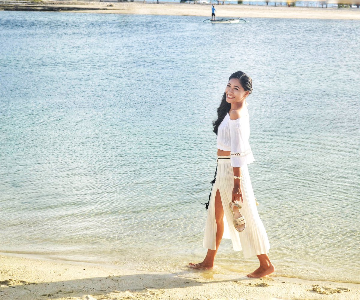 bluejimz's tweet photo. “When you are enthusiastic about what you do, you feel this positive energy. It’s very simple.”
~Paulo Coelho

#PositiveVibes
#quoteoftheday
#quotes #Smile #beachday #summer #nature #woman #travel #empowerment #enjoylife #itsmorefunincebu #beauty #BeYourself #livelife https://t.co/jSw0pklYlO