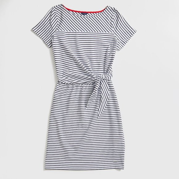 SSqueekie's tweet photo. So good I had to share! Check out all the items I'm loving on @Poshmarkapp #poshmark #fashion #style #shopmycloset #whitehouseblackmarket #nautica: https://t.co/pQyAyFGP0X https://t.co/xSG7YCeGnG