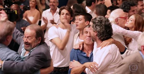 AcervoRNU's tweet image. O ano é 2014 e o fandom tá surtando com esse reencontro Thured na vinheta da globo.