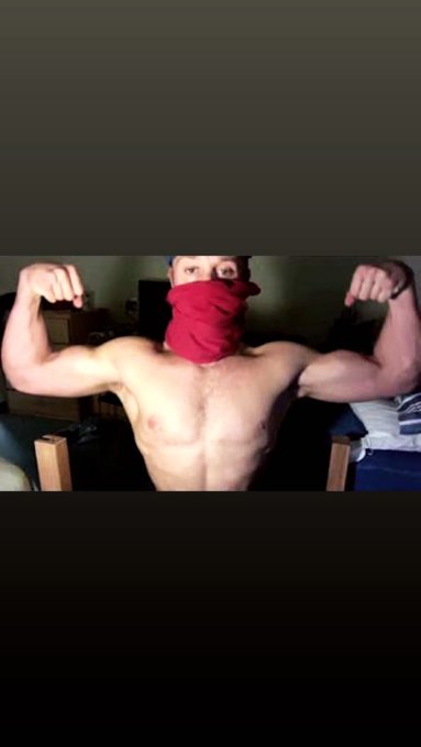 Looking for openminded fit muscular guys who need extra cash and loving showing off. DM me if you know<a href="/tag/fitfam"class="tags"><span>#fitfam</span></a><a href="/tag/bodybuilding"class="tags"><span>#bodybuilding</span></a><a href="/tag/nohomo"class="tags"><span>#nohomo</span></a><a href="/tag/muscleworship"class="tags"><span>#muscleworship</span></a><a href="/tag/exhibitionism"class="tags"><span>#exhibitionism</span></a>