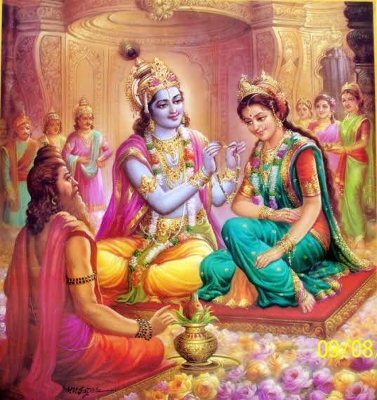 Once she was grown up, she was married to Maha vishnu on again the same day, I.e friday before poornamasi of shravan maas.Once they were married, brighu prayed and did puja to the divine and then sent them to vaikuntha. This puja was marked as varalakshmi puja & first done by him