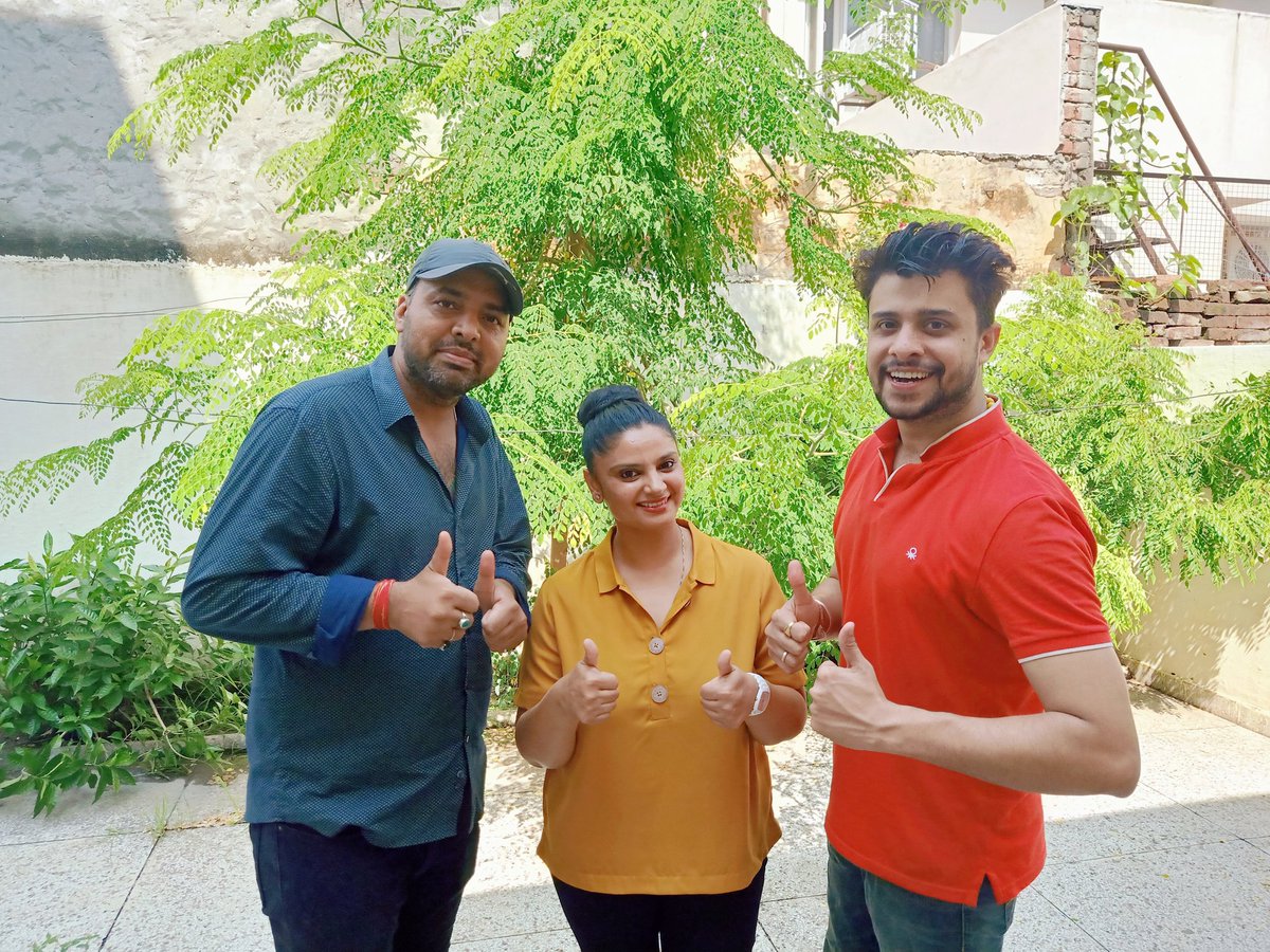 Sanjalisuri20's tweet photo. #vicksy #vicksymovie #sanjalifilms #msgroupe #rjmanav #sanjalisurimalhotra #mayyanksharrma
@msasianmoviesst 
@MSAsianFilmAcad 
@MSAsianMusicStd 
@msasiancasting 
@MSAsianFoundati https://t.co/1WzxPGtAzJ