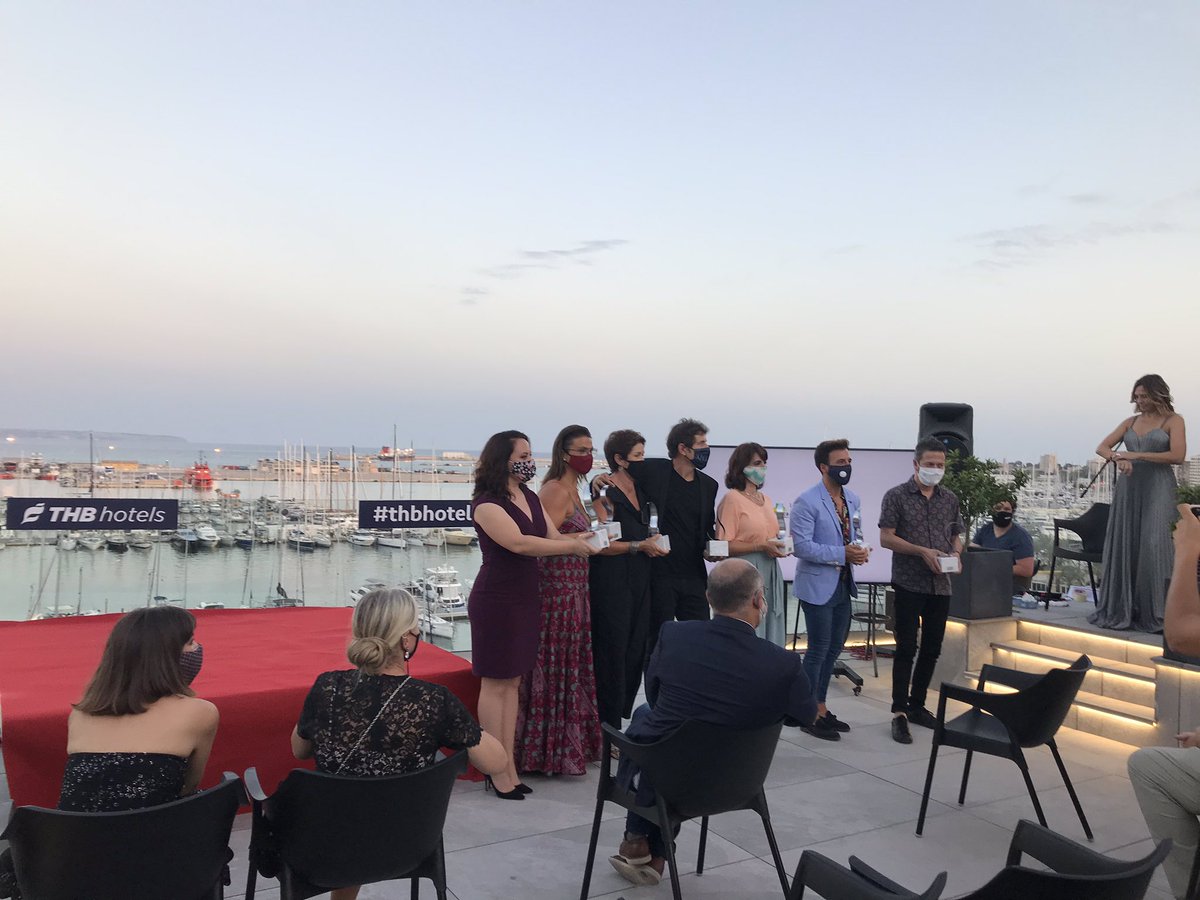 SalasSerra's tweet photo. Ahir a l’entrega dels #PremisSomriu del sector audiovisual i de la comunicació en representació d’@ElPi_IB
Enhorabona als premiats i a @SomriuPro per reinventar i persistir amb la idea https://t.co/9qO9eUVLuC