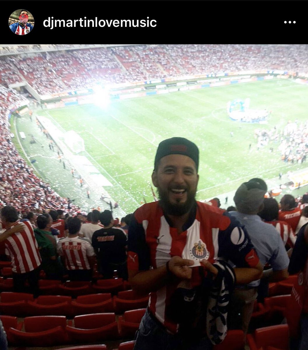 DjML224's tweet photo. @Chivas #FortalezaSagrada @Chivas @EstadioAkron @Amauryvz 
Matrimonio, Palco Chivas, llorando de felicidad, vestidores .... y creo si he cumplido las demás 😉 https://t.co/QGbXYC6RAs