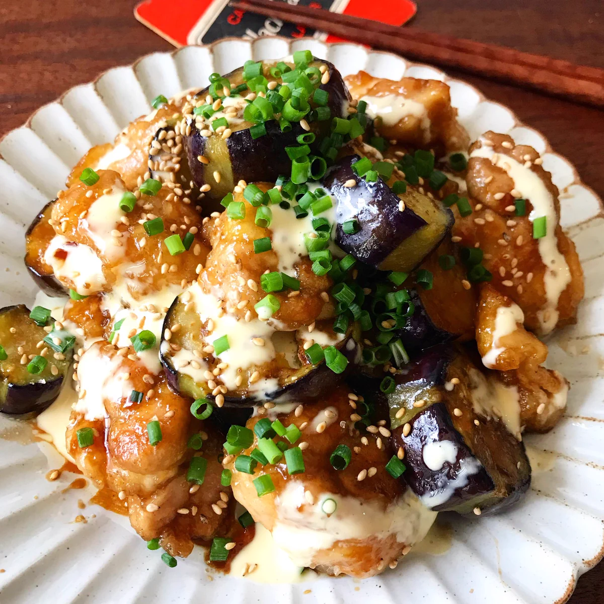 ジューシーな鶏肉とトロトロナスがたまらない！？「鶏とナスの甘酢だれ」の作り方！