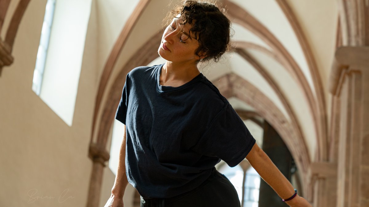 ElisaSchilling's tweet photo. INTRODUCING the DANCERS of HEAR EYES MOVE:

Today it's Piera Jovic's turn who joins us from Luxembourg!

Picture by @BrianByCa https://t.co/YY9i7QPt3G