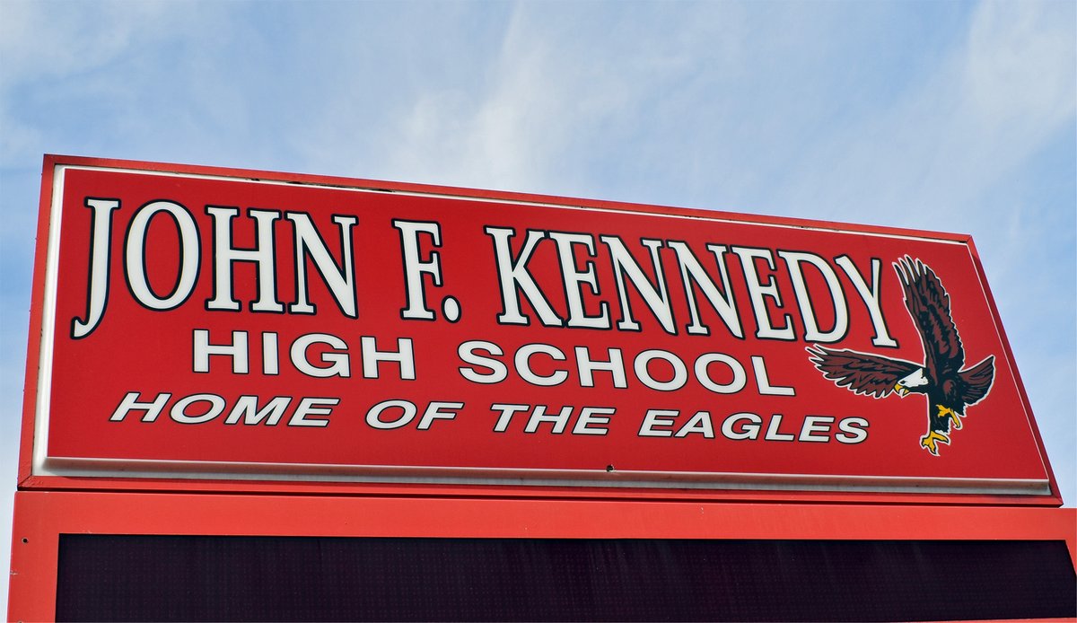 Kennedy High welding teacher finalist for teaching excellence prize. bit.ly/39G9MRv