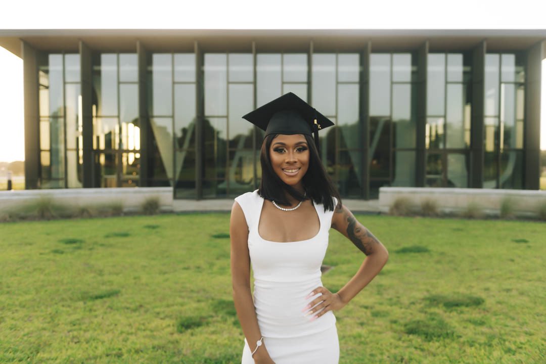 SteeezMyCocaine's tweet image. “What feels like the end is often the beginning.” 💜 #mikathisforyou

B.S in Science 🎓 #Aug8 #pvamu20  
📸: @Tribe_Shed