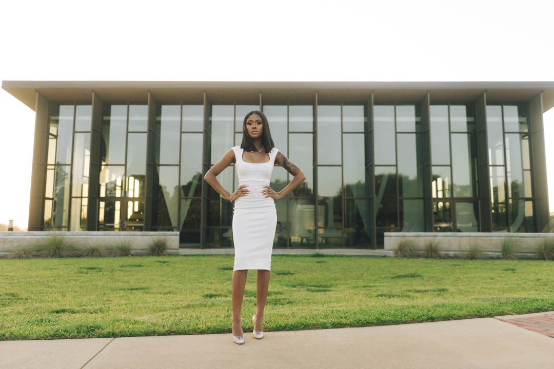 SteeezMyCocaine's tweet image. “What feels like the end is often the beginning.” 💜 #mikathisforyou

B.S in Science 🎓 #Aug8 #pvamu20  
📸: @Tribe_Shed