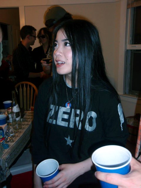 TheJennyLam's tweet photo. On this night 10 years ago: Candid of me by @thesoviette at her 90s party when she lived in #RogersPark! https://t.co/d025raRsNc That was the summer that made me fall in love w/ #Chicago summers.

(Also RIP that bottle cap necklace &amp; RIP when Smashing Pumpkins were my fav. band.) https://t.co/HOXgiDCHJN