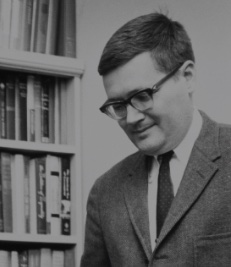 A thread on Gordon Tullock, social science, & memory!Tullock made many contributions to economics and had even been discussed as Nobel material. One of his areas of interest was the economics of bureaucracy, which was famously based on his experiences in the Foreign Service. /1