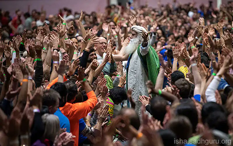HindiSadhguru's tweet photo. आप जहां भी हैं, आप जो भी करते हैं - आपके लिए यही समय है ऊपर उठने का, और ये दिखाने का कि आप किस चीज़ से बने हैं।
इनर इंजीनियरिंग ऑनलाइन के लिए रजिस्टर करें : https://t.co/Kt1PMWFKg9
#SadhguruQuotes 
#Sadhguru
#fridaymorning https://t.co/ASN3QYtaGo