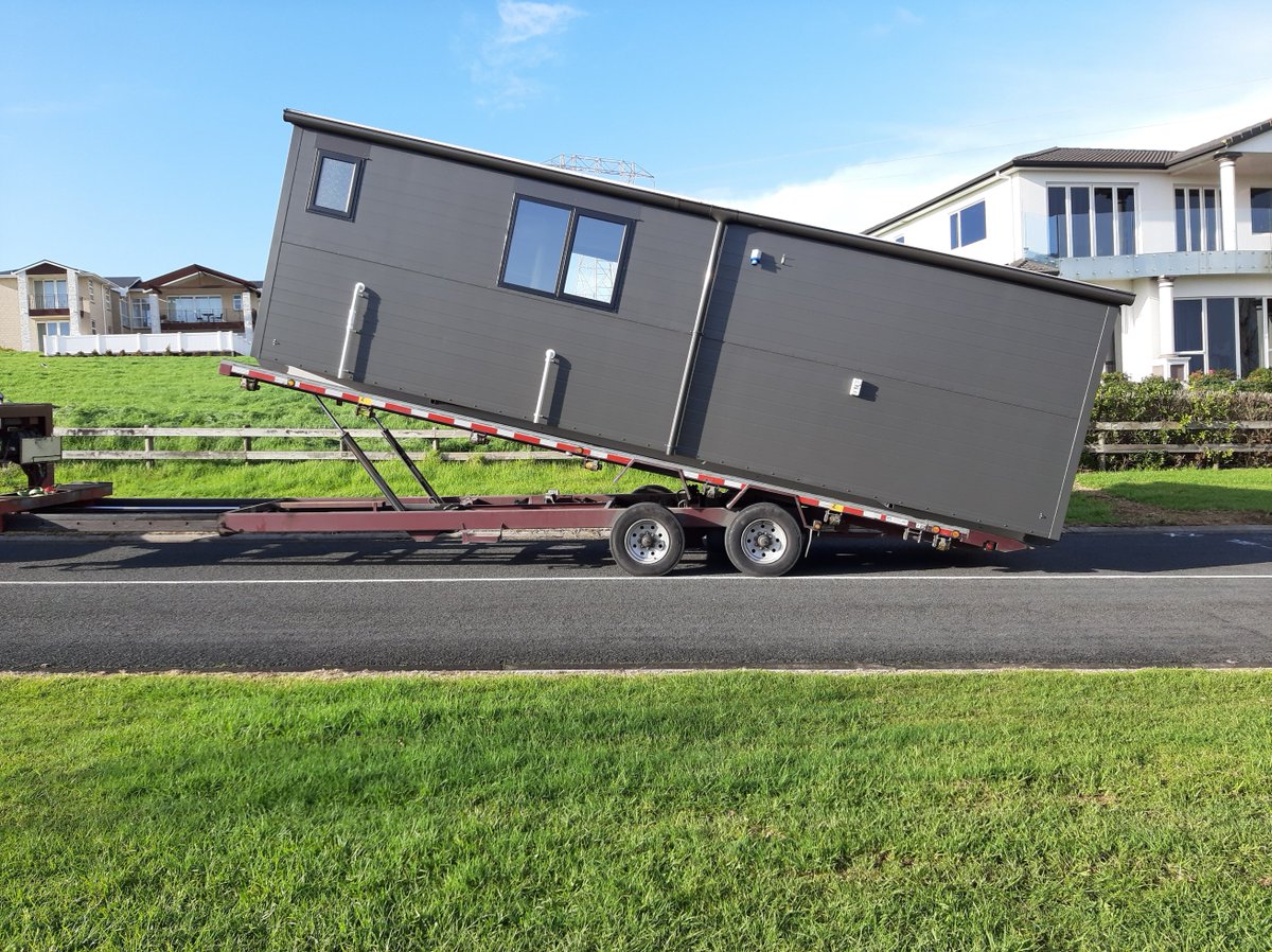 HouseMeNZ's tweet photo. Have space on your lawn? 
Grown children coming home to live? 
Mum/Dad getting older and you want them close by? 
Need some more space for whanau? 

Get one of these bad boys delivered in 12 weeks

#HouseMeNZ #TinyHomesNZ #TinyHomeNation https://t.co/qGIXN7E1mu