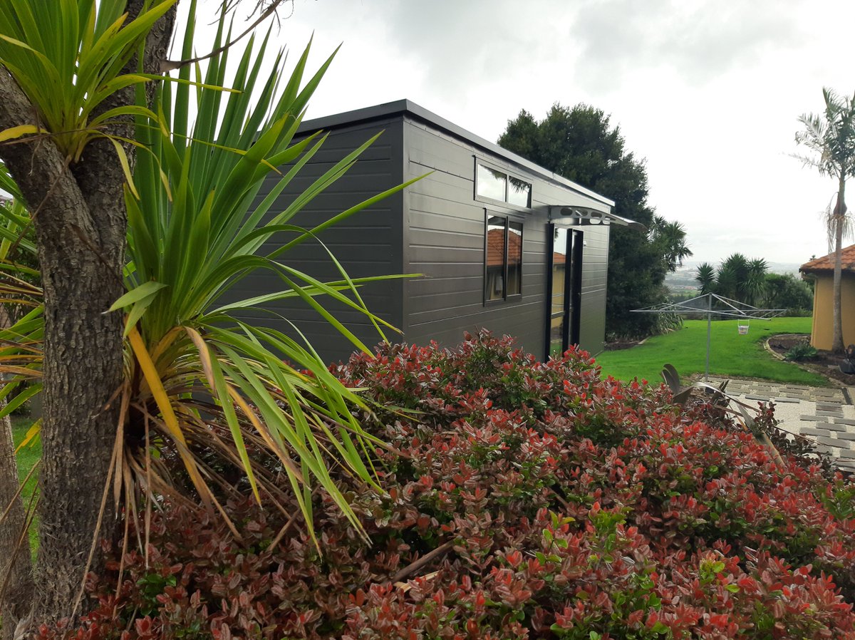 HouseMeNZ's tweet photo. Have space on your lawn? 
Grown children coming home to live? 
Mum/Dad getting older and you want them close by? 
Need some more space for whanau? 

Get one of these bad boys delivered in 12 weeks

#HouseMeNZ #TinyHomesNZ #TinyHomeNation https://t.co/qGIXN7E1mu