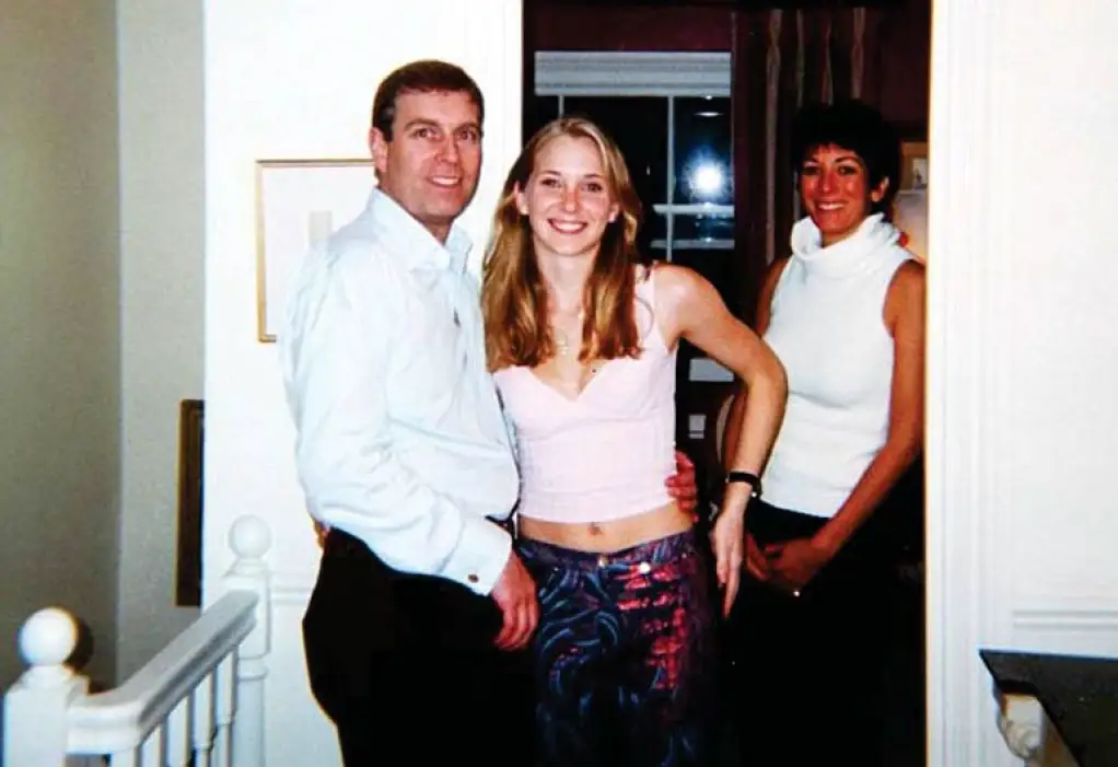 Remember that famous Prince Andrew photo with Ghislaine Maxwell and the victim?The FBI had their own copy for years - even before the victim's 2011 FBI interview.The FBI knew. They always knew.