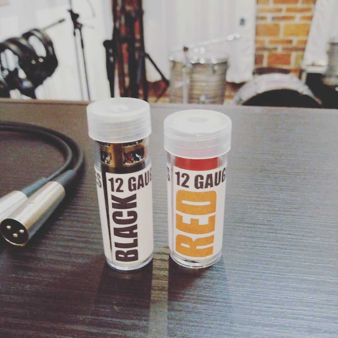 Blackvoltaudio's tweet photo. Gracias por tu confianza @ataribeat disfruta tus nuevos juguetes! 🎤🎛️
.
.
#Repost @ataribeat
• • • • • •
New toys @12gaugemicrophones
.
.
Ready. Aim. Record.
.
.
#HappyUser #12GaugeMicrophones #12gaugemics #Red12 #Black212 #BlackvoltAudio #DistributedByBlackvolt https://t.co/g35VQu7xhb