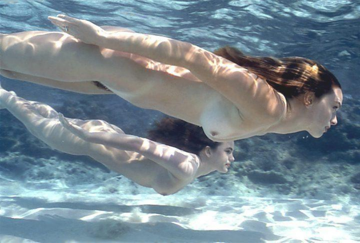 Spain's Synchronized Swimming Team Lines Up While Competing