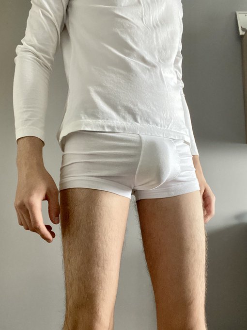 ??? https://t.co/eEh3KgXX3Z