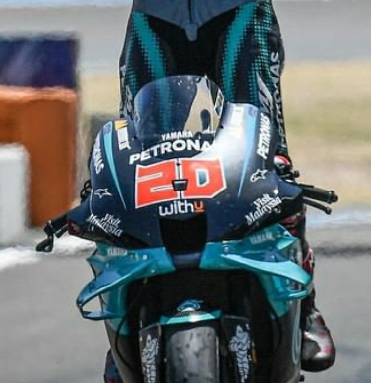 Conclusion:In my 'stupid' opinion, Gak ada yang ghaib/magis/supranatural di MotoGP atau ajang motorsport internasional ya Sahabat.Ya meskipun juga gue pernah beberapa kali melihat/mengalami kejadian rada mistis di balap road race/fun race Indonesia sih 