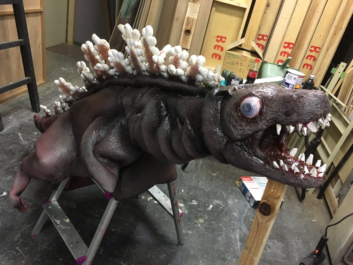 モンマユウタロウ シン ゴジラ4周年 怪物 の着ぐるみ製作という発注を 勝手にシンゴジラにしてしまった物がこちらです 材料費1万円 製作期間3日 モンマユウタロウ シン ゴジラ4周年 怪物 の着ぐるみ製作という発注を 勝手にシンゴジラにしてしまった物がこちらです 材料費1万円 製作期間3日