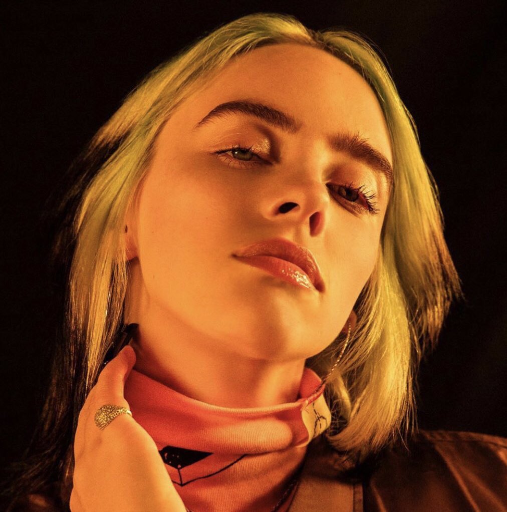 “MY FUTURE” ANALYSIS THREADThe song is constructed around REFLECTIONS, lyrically, musically, and visually.In the first half, Billie reflects on her past while staring at the moon, a traditionally feminine symbol, universally representing the rhythm of TIME (“my future” )