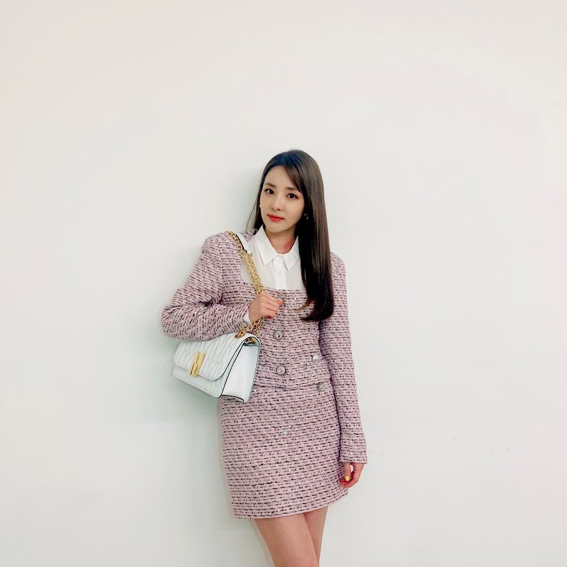 krungy21's tweet photo. 오랜만에 해영이 #ootd 뭔가 #여친룩 #데이트룩  😉 좋은하루~~~!!! https://t.co/XNarOMd9FN