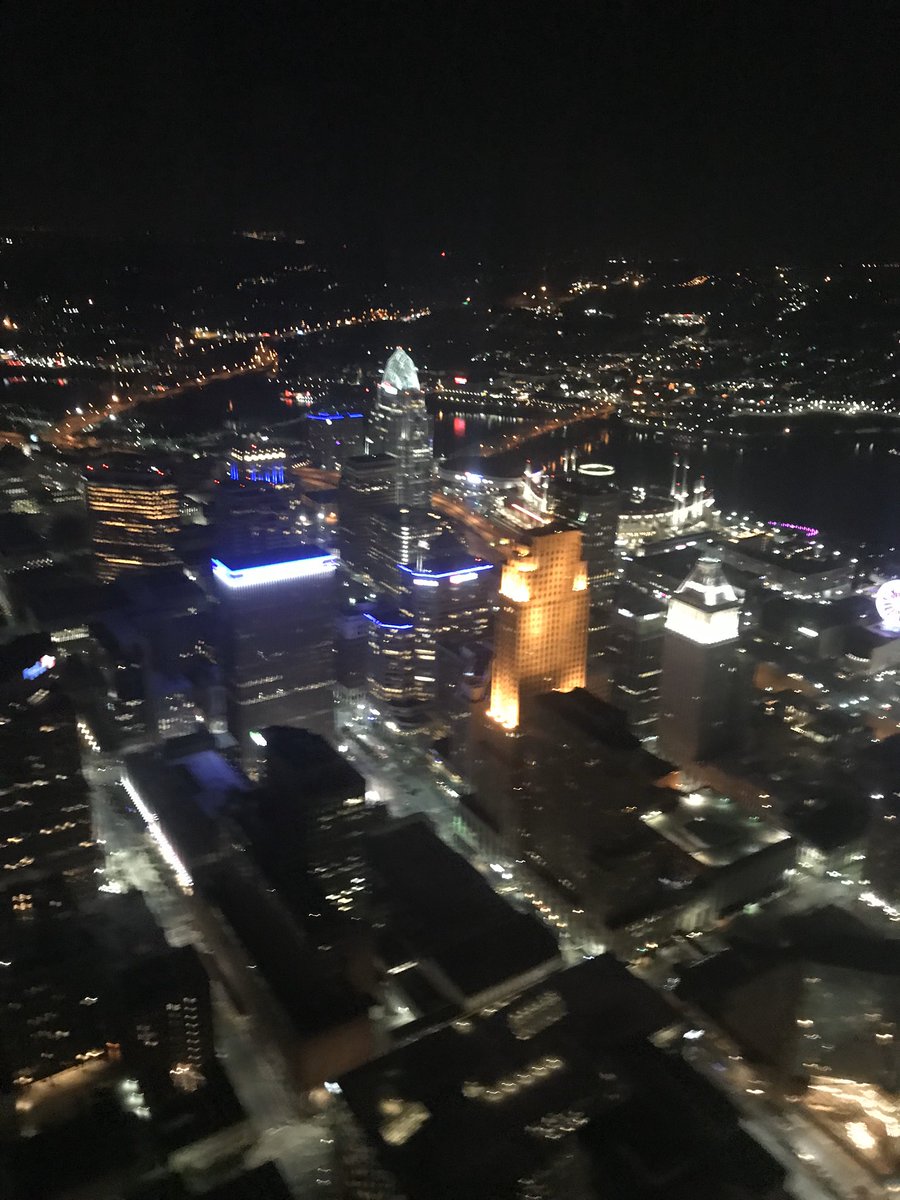 DrPetDetective's tweet photo. Calling my HEMS friends! Please consider filling out our survey on helipad policies at level 1 trauma centers https://t.co/tBxh1Lx5Nw pics are a #tbt to my 100th patient flight ‘cause why not? @UCAirCareDoc @cbatesmd  @EMSMD_JC @ahoganmd @verzwyvelt @RoseCityResus @alatimer13 https://t.co/94bcgVieNn