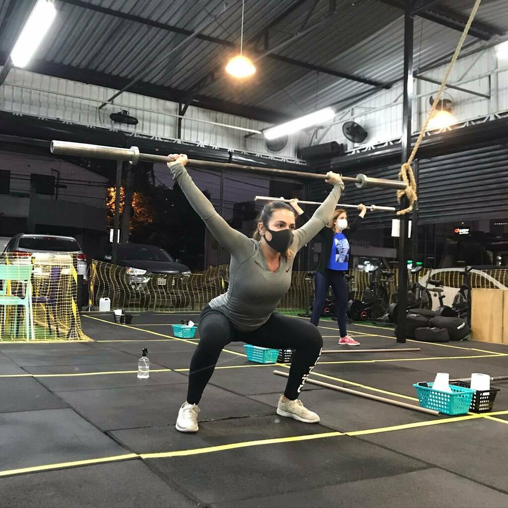 kampucrossfit's tweet photo. Wod 31/07/2020!
Venha fazer uma aula experimetal e se surpreenda esse esporte!
.

WOD 1 - Repetições
Clean Tech

Hang Squat Clean
5 x 2

Front Squat with Bounce
5 x 3

Em Casa

Clean Technique (Com Cabo Vassoura)
5 x Burgener Warm Up

5 - Clean Deadlift
… https://t.co/LHgXcK7WXk https://t.co/MUQSWGD5YH