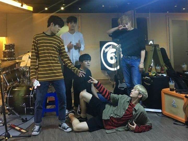 Jaehasmyheart's tweet photo. I entered this Fandom a Wonpil stan,
went to their concert a Youngk Stan,
became a Dowoon stan during the concert,
walked out of the concert a Jae stan,
became a Sungjin Stan while in the Fandom. And now... I'm all over the place 😅 bias Who? 🤔 DAY6 EFFECT 😂 MYDAYS STRUGGLE https://t.co/8GFXByUJas