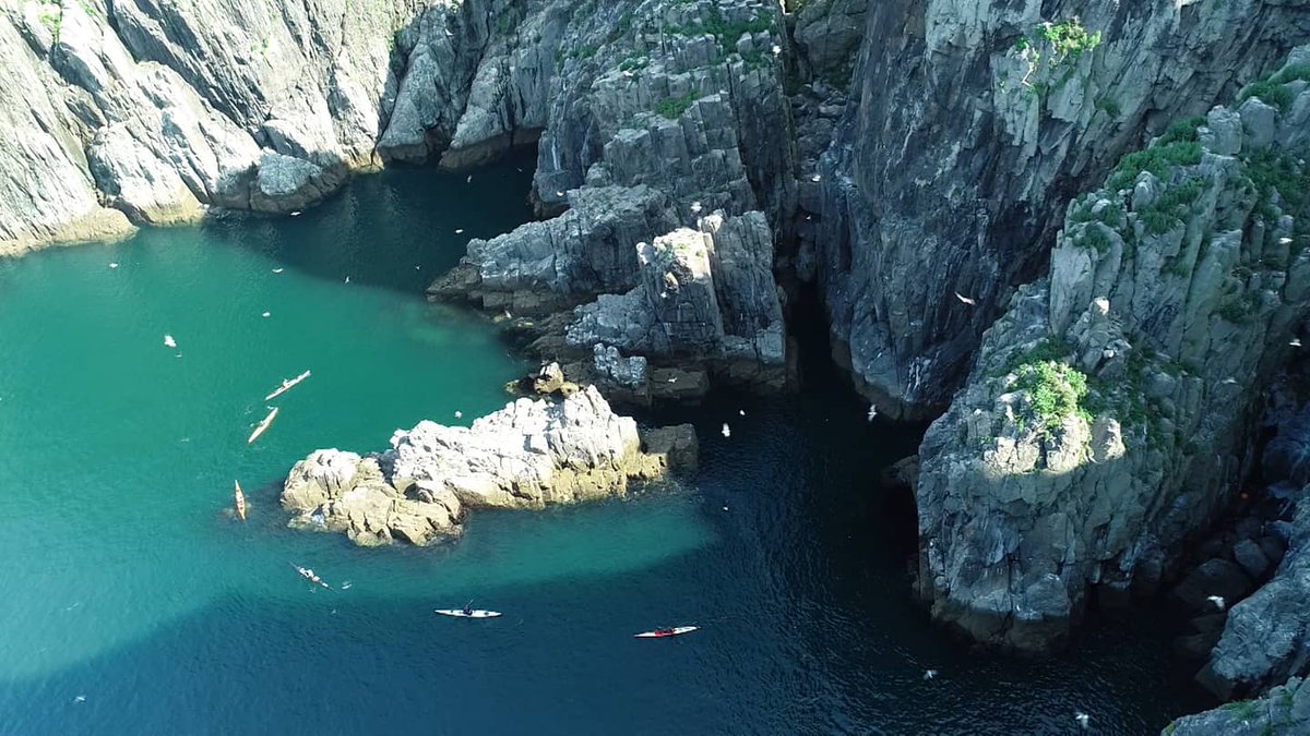 docu3days's tweet image. 🇰🇷 서쪽 끝을 지키는🇰🇷
🏞격렬비열도🏞
(나도 독도만큼 유명해 질테야..!)
46명의 카약커들이 🛶🛶🛶
함께한 2박 3일간의 치열했던 챌린지
(+무인도에서의 캠핑은 덤...)
카약이 막 뒤짚히기도 했다는데....😱😱
이들의 여정은 무사히 마칠 수 있을까?
8월 2일 11시 05분 KBS2 TV에서 함께해요😊😊