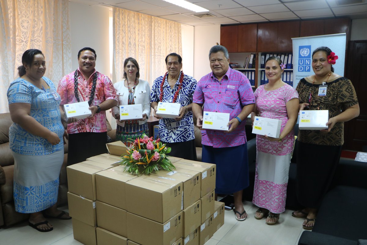 UNDP_Samoa's tweet photo. Samoa remains 1⃣ of the few COVID-free countries. Boosting its ability to test is key to keeping it that way. That ability has been ⬆️ with the handover of 2,000 cartridges for the Ministry of Health's GeneXpert machine &amp; IT equipment, procured by UNDP https://t.co/TqjaJHinXV https://t.co/vtuS4lU35E