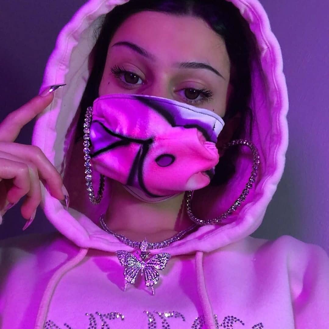 _EllaLoca's tweet photo. @Saweetie https://t.co/9YBVV3AIqz we have the matching top and skirt too ♥️ https://t.co/Mu8ZCwSSqG