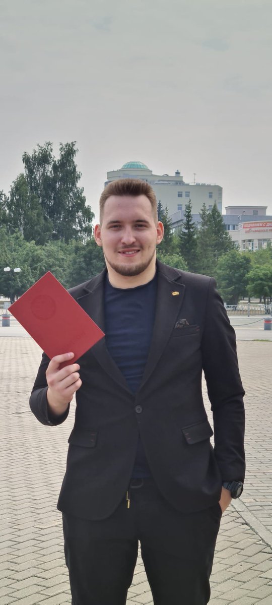 revdanazavode's tweet photo. Студенты-целевики СУМЗа, обучавшиеся по специальности "Металлургия", защитили дипломные работы на высший балл и уже получили свои дипломы. Из четверых наших выпускников, двое окончили ТУ УГМК с отличием. Это Владислав Баранов и Иван Соколов (на фото).
#СУМЗ #ТУУГМК https://t.co/ELCt9NtIfL