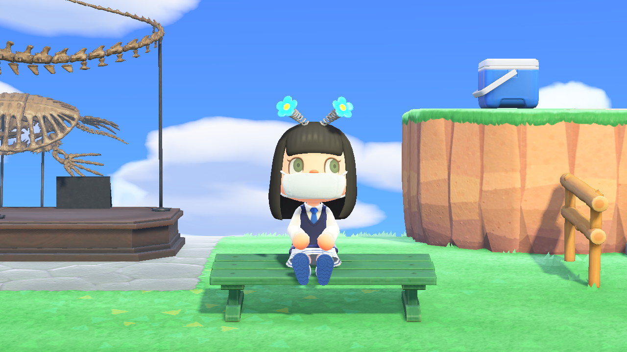 ollie fan club on Twitter "kattyacnh gave me a plaza bench! i still