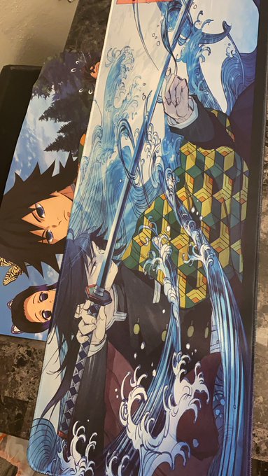 Yes I got a mouse pad of my twitter banner https://t.co/aATXAxIJJW