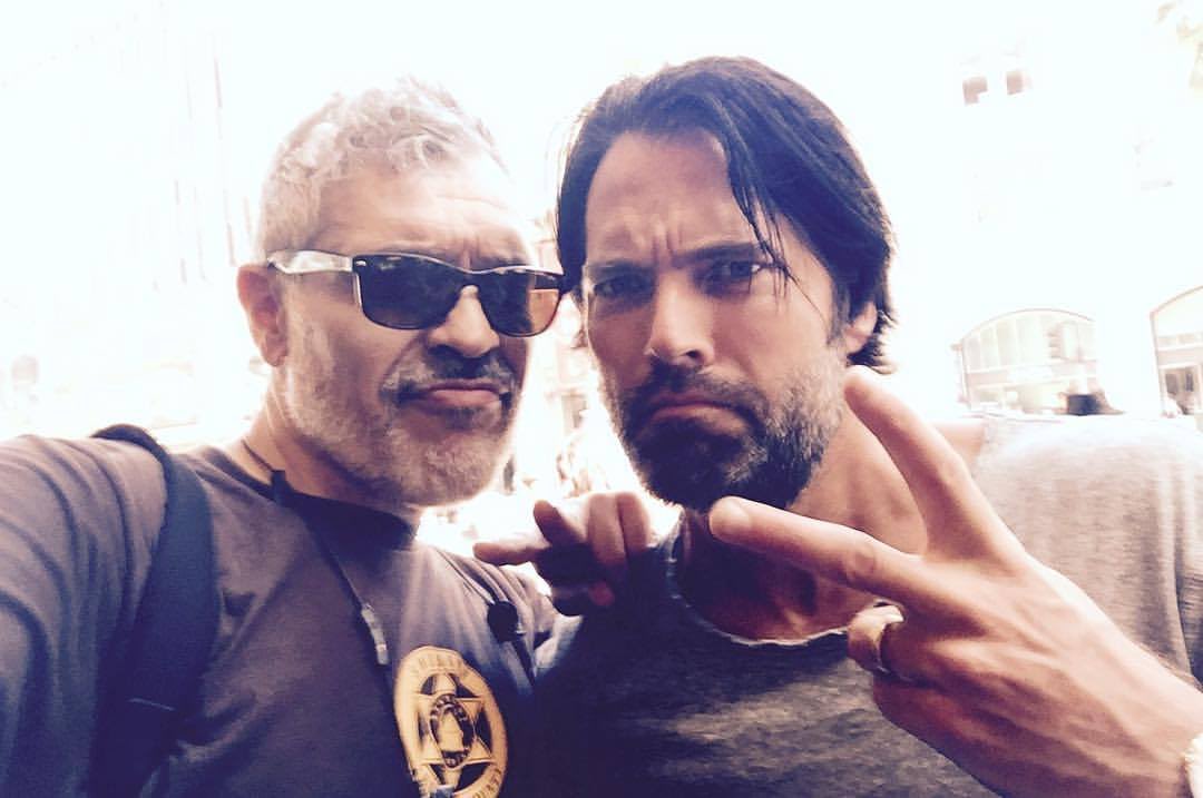 Dennydenn's tweet photo. Ahh love this kool cats work!
#tbt @realtimrozon and our cool assed #mosf Vol2 shoot! #WynonnaEarp @WynonnaEarp https://t.co/FOxk6jkQYN